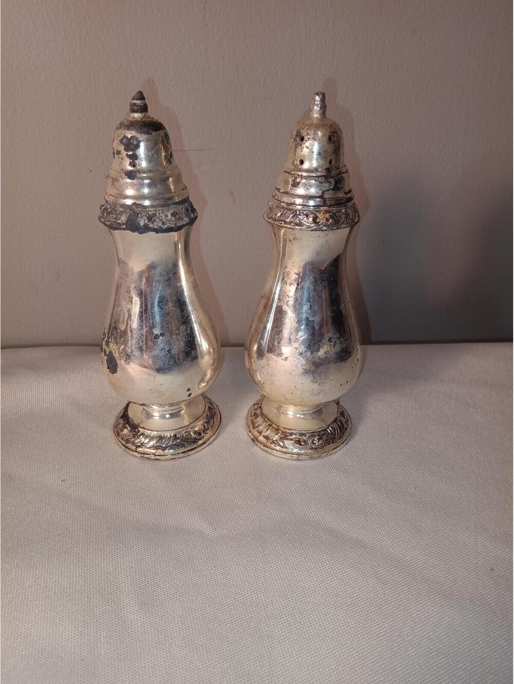 Henley Tudor Salt Pepper Shakers Oneida Community Tudor Silver Plate VTG Read